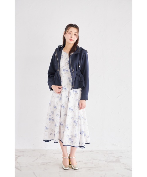 tocco closet(トッコ クローゼット)の「バックフリル付きフードレースドロストペプラムマウンテンパーカー(パーカー・レディース・ネイビー/グレイッシュベージュ/ピンクベージュ・M)」の12枚目の写真