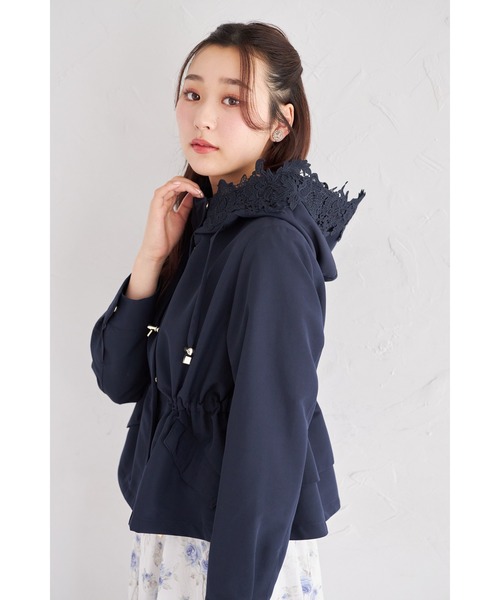 tocco closet(トッコ クローゼット)の「バックフリル付きフードレースドロストペプラムマウンテンパーカー(パーカー・レディース・ネイビー/グレイッシュベージュ/ピンクベージュ・M)」の18枚目の写真