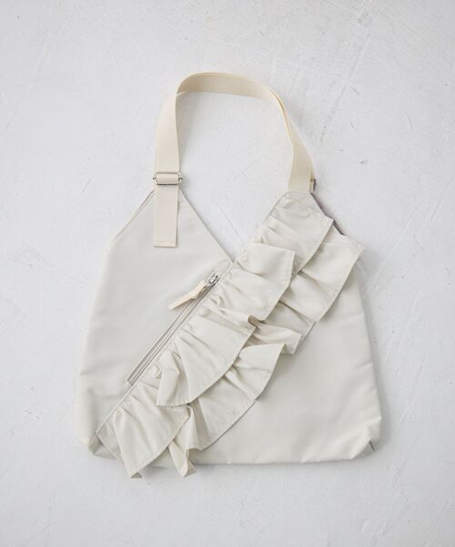 RETRO GIRL（レトロガール）の「フリルVカットトート（ショルダーバッグ・レディース・オフホワイト/ブラック/ライトグレー・ONE SIZE）」の5枚目の写真