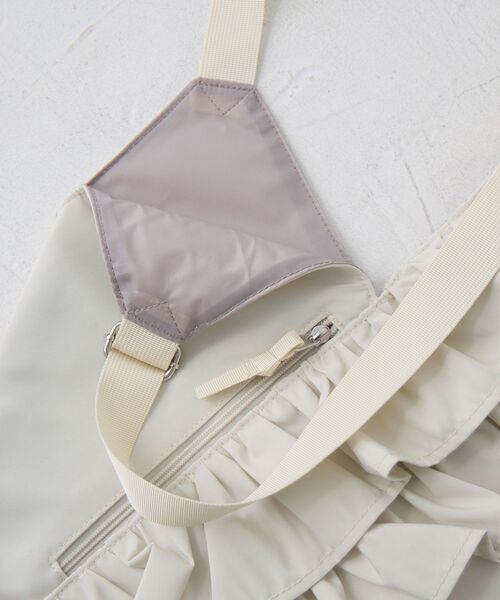 RETRO GIRL（レトロガール）の「フリルVカットトート（ショルダーバッグ・レディース・オフホワイト/ブラック/ライトグレー・ONE SIZE）」の20枚目の写真