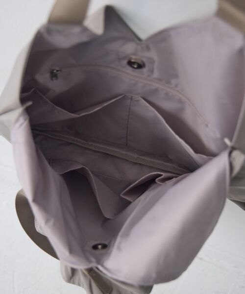 RETRO GIRL（レトロガール）の「フリルVカットトート（ショルダーバッグ・レディース・オフホワイト/ブラック/ライトグレー・ONE SIZE）」の19枚目の写真