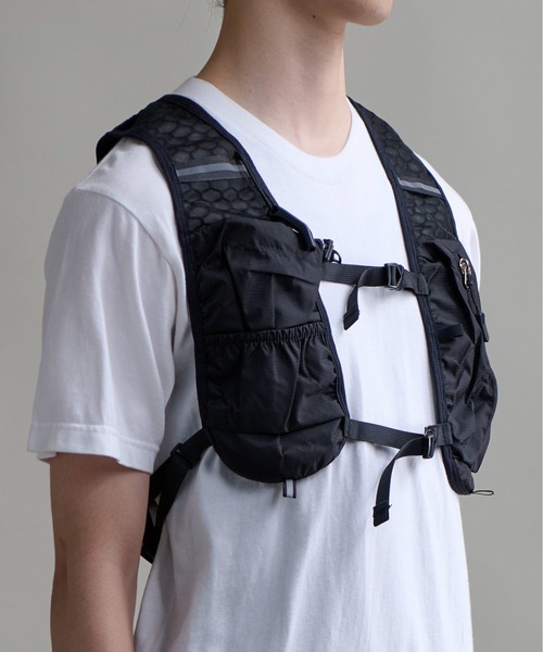 CALIFORNIA OUTFITTERS（カリフォルニア アウトフィッターズ）の「9C15  ハイドレーション ランニングベスト（スポーツグッズ・メンズ・ブラック・ONESIZE）」の16枚目の写真