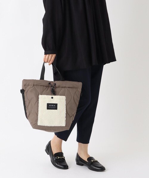 one'sterrace(ワンズテラス)の「SE キルトボア 2WAYショルダー(ショルダーバッグ・レディース・ブラック系8/ベージュ系その他7/カーキ系5/キャメル・99)」の14枚目の写真