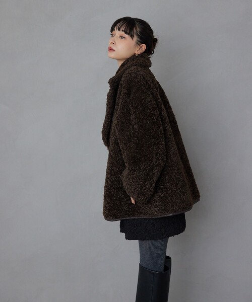 EMMEL REFINES（エメルリファインズ）の「＜EMMEL REFINES＞EM リバーシブル フェイクムートン コート（ピーコート・レディース・ダークブラウン/ベージュ・M/S）」の5枚目の写真