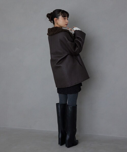 EMMEL REFINES（エメルリファインズ）の「＜EMMEL REFINES＞EM リバーシブル フェイクムートン コート（ピーコート・レディース・ダークブラウン/ベージュ・M/S）」の9枚目の写真