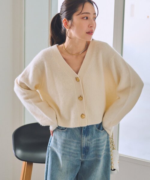 La boutique BonBon（ラブティックボンボン）の「【今すぐお届け！・ふわふわ】ヘアリーヤーンメタルボタンカーディガン（カーディガン/ボレロ・レディース・オフホワイト/モカ/ミント/ピンク・FREE）」の8枚目の写真
