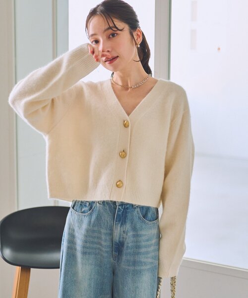 La boutique BonBon（ラブティックボンボン）の「【今すぐお届け！・ふわふわ】ヘアリーヤーンメタルボタンカーディガン（カーディガン/ボレロ・レディース・オフホワイト/モカ/ミント/ピンク・FREE）」の11枚目の写真