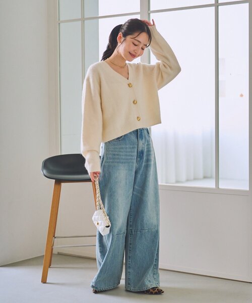 La boutique BonBon（ラブティックボンボン）の「【今すぐお届け！・ふわふわ】ヘアリーヤーンメタルボタンカーディガン（カーディガン/ボレロ・レディース・オフホワイト/モカ/ミント/ピンク・FREE）」の16枚目の写真