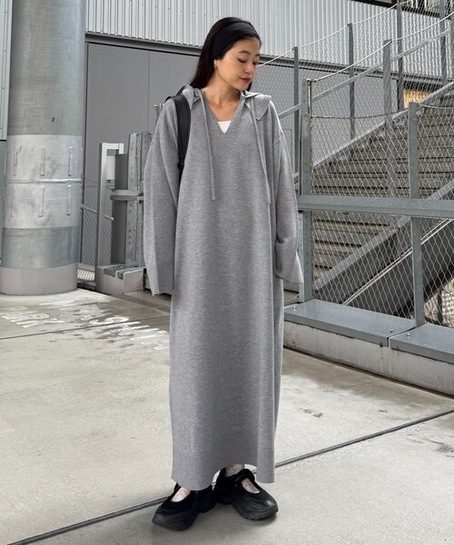 WILLOW(ウィロー)の「【willow】ニットフーディースキッパーワンピース(ワンピース・レディース・ブラック/グレー・ONE SIZE)」の20枚目の写真