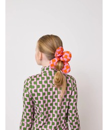 BOBO CHOSES（ボボショーズ）の「Chain all over flower scrunchie（シュシュ・キッズ）」