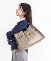 Rivel（リヴェル）の「【VIOLAd'ORO/ヴィオラドーロ】イタリアンWフェイスレザー トートバッグ TRERO Lサイズ A4対応（トートバッグ）」