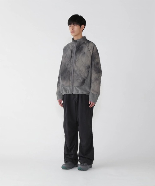 and wander（アンドワンダー）の「【and wander/アンドワンダー】ROA quilting fleece jacket（その他アウター・メンズ・グレー・M/L）」の4枚目の写真