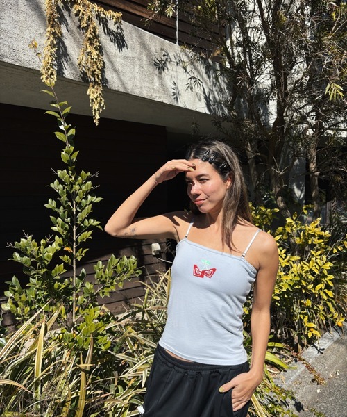 ROXY(ロキシー)の「CHERRY CHERRY BARE T/ロキシーキャミソール(キャミソール・レディース・イエロー/ナチュラル/ブルー/ブラック・MEDIUM/LARGE)」の3枚目の写真