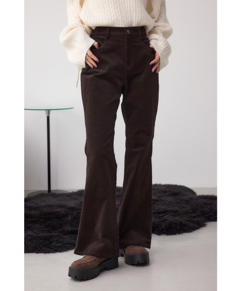 AZUL by moussy（アズールバイマウジー）の「コーデュロイフレアパンツ（スラックス・レディース・ブラウン/キャメル・SMALL/MEDIUM）」の2枚目の写真