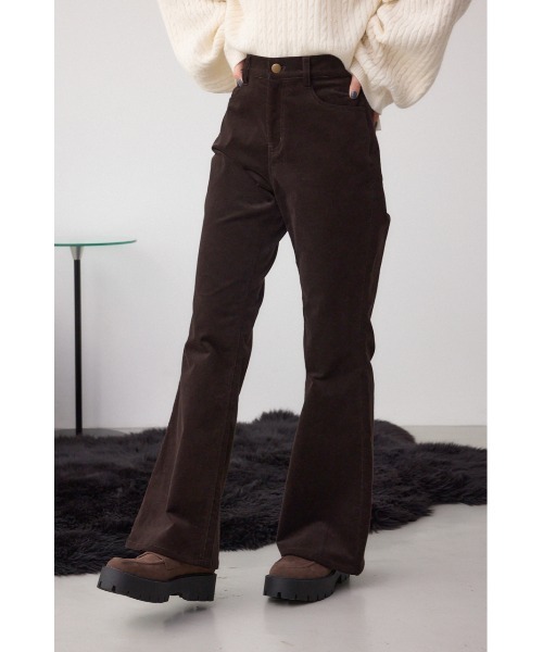 AZUL by moussy（アズールバイマウジー）の「コーデュロイフレアパンツ（スラックス・レディース・ブラウン/キャメル・SMALL/MEDIUM）」の3枚目の写真