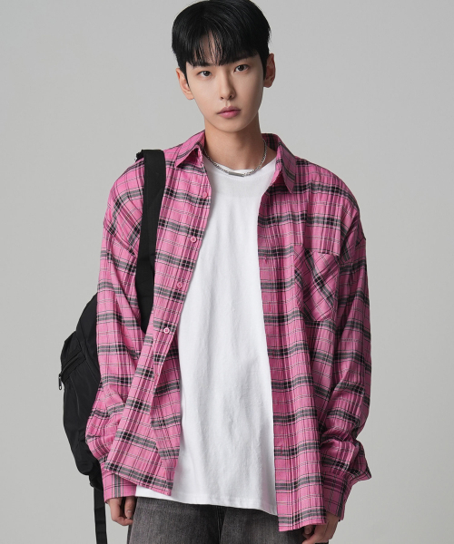 AVANDRESS(アバンドレス )の「Legacy Overfit Check Shirt PINK(シャツ/ブラウス・レディース・ピンク・LARGE/MEDIUM/X-LARGE)」の3枚目の写真