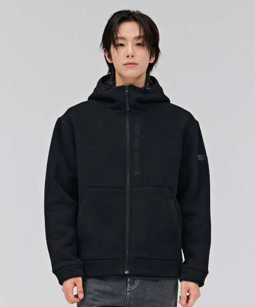 CHASECULT(チェイスカルト)の「共用ポラポリスボアボンディングフードジップアップ-ブラック(パーカー・メンズ・ブラック・90/100/95/105/110)」の1枚目の写真