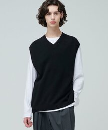 MUSINSA STANDARD（ムシンサスタンダード）の「LAMBSWOOL V-NECK KNIT VEST [BLACK]（ニット/セーター・メンズ）」