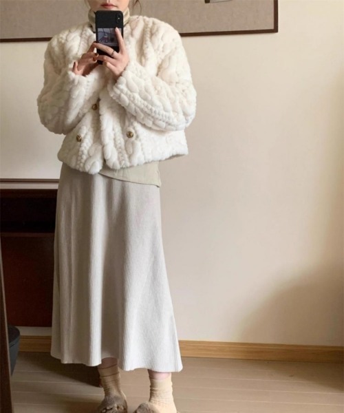 Ritzy(リッツィー)の「もこもこ ケーブル柄 フェイクファー コート(ダウンジャケット/コート・レディース・ベージュ/ホワイト・L/M)」の7枚目の写真