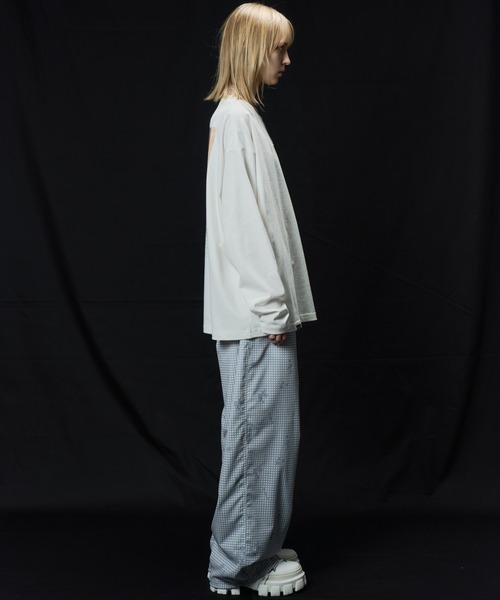 AIVER(アイバー)の「AIVER THE WORLD L/S TEE(Tシャツ/カットソー・メンズ・ブラック/チャコールグレー/オフホワイト・LARGE/MEDIUM/SMALL)」の17枚目の写真