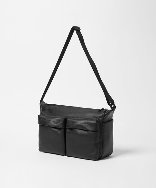 green label relaxing(グリーンレーベルリラクシング)の「GLR レザー ファンクショナル マルチポケット ショルダー バッグ(ショルダーバッグ・メンズ・ブラック・FREE)」の6枚目の写真