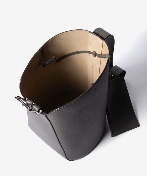 J&M Davidson（ジェイアンドエムデヴィッドソン）の「J&M DAVIDSON QUIVER BUCKET ジェイアンドエムデヴィッドソン クリバー バケット  ショルダーバッグ（ショルダーバッグ・レディース・グレー系1/ブラック・FREE）」の17枚目の写真