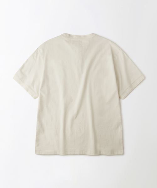 OUTSTANDING（アウトスタンディング）の「HENLEY NECK HALF SLEEVE TEE_OFF WHITE（Tシャツ/カットソー・レディース・その他・SMALL/LARGE/MEDIUM）」の2枚目の写真