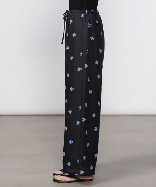 LE GLAZIK（ルグラジック）の「LE GLAZIK | ツイルプリント エラスティックパンツ WOMEN（その他パンツ・レディース・ネイビー/ブラック・36）」の16枚目の写真