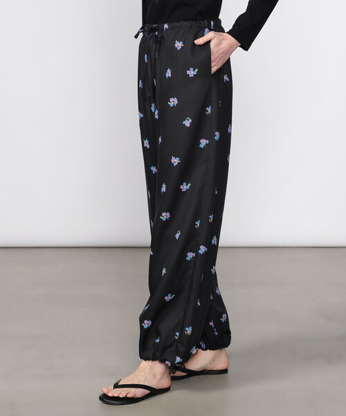 LE GLAZIK（ルグラジック）の「LE GLAZIK | ツイルプリント エラスティックパンツ WOMEN（その他パンツ・レディース・ネイビー/ブラック・36）」の14枚目の写真