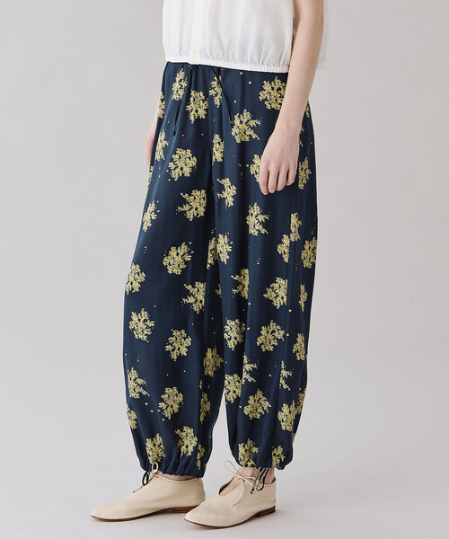 LE GLAZIK（ルグラジック）の「LE GLAZIK | ツイルプリント エラスティックパンツ WOMEN（その他パンツ・レディース・ネイビー/ブラック・36）」の6枚目の写真