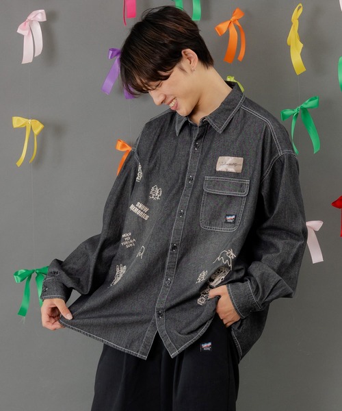 セール】353141：ラビルとネコのスノーメモリー刺繍デニムシャツ