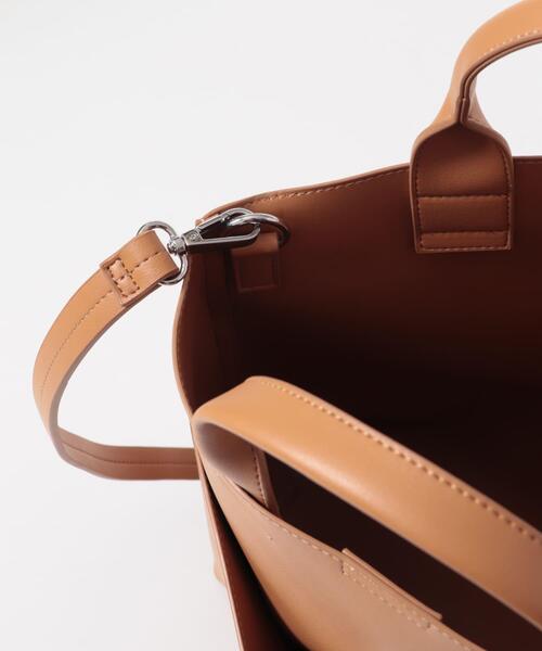 KBF（ケイビーエフ）の「アウトポケットイージーBAG（ショルダーバッグ・レディース・ブラック/キャメル・ONE）」の16枚目の写真