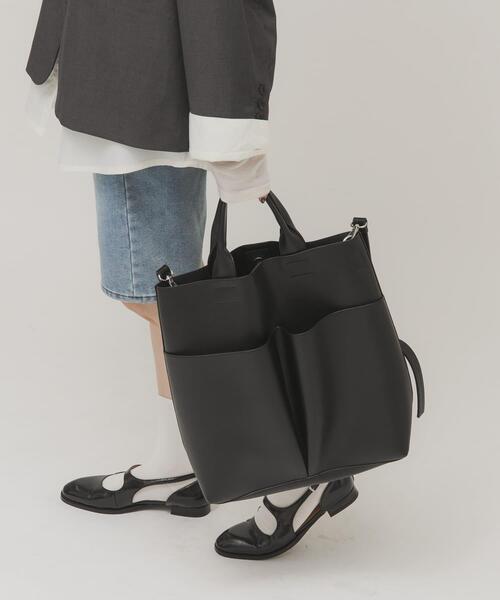 KBF（ケイビーエフ）の「アウトポケットイージーBAG（ショルダーバッグ・レディース・ブラック/キャメル・ONE）」の14枚目の写真