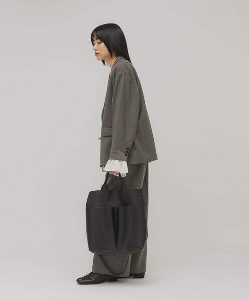 KBF（ケイビーエフ）の「アウトポケットイージーBAG（ショルダーバッグ・レディース・ブラック/キャメル・ONE）」の9枚目の写真