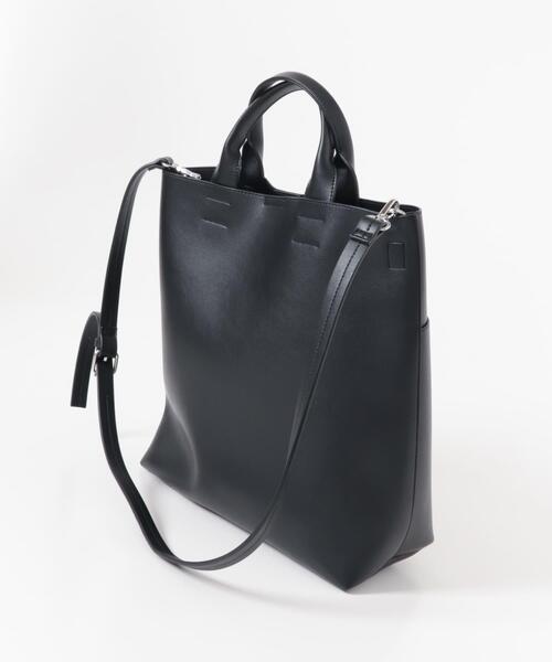 KBF（ケイビーエフ）の「アウトポケットイージーBAG（ショルダーバッグ・レディース・ブラック/キャメル・ONE）」の7枚目の写真