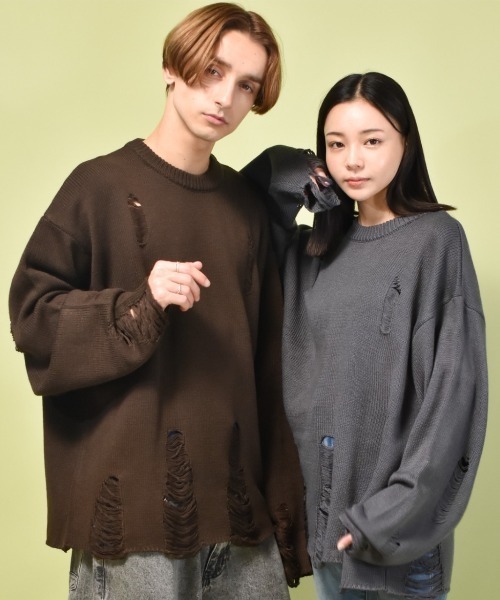 NOIZY（ノイジー）の「ダメージバルキークルーニット（ニット/セーター・メンズ・チャコールグレー/ブラウン・LARGE/MEDIUM）」の4枚目の写真