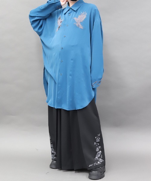 REZEN(リゼン)の「鴉刺繍ロングシャツ(シャツ/ブラウス・メンズ・ブルーパープル/ブラック/ローズ・MEDIUM/LARGE)」の8枚目の写真