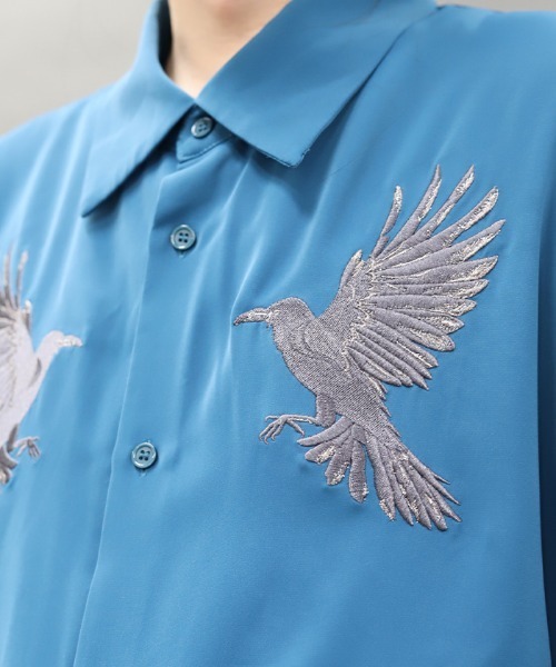 REZEN(リゼン)の「鴉刺繍ロングシャツ(シャツ/ブラウス・メンズ・ブルーパープル/ブラック/ローズ・MEDIUM/LARGE)」の10枚目の写真
