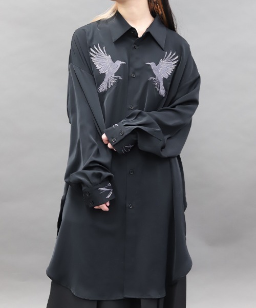 REZEN(リゼン)の「鴉刺繍ロングシャツ(シャツ/ブラウス・メンズ・ブルーパープル/ブラック/ローズ・MEDIUM/LARGE)」の16枚目の写真