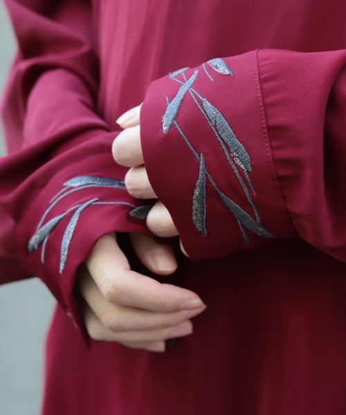 REZEN(リゼン)の「鴉刺繍ロングシャツ(シャツ/ブラウス・メンズ・ブルーパープル/ブラック/ローズ・MEDIUM/LARGE)」の17枚目の写真