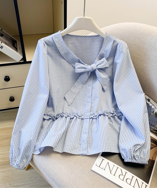 LUCPY(ラクピー)の「ギンガムチェック リボンブラウス(シャツ/ブラウス・レディース・ライトブルー/ネイビー/ブラウン・X-LARGE/LARGE/MEDIUM/SMALL)」の2枚目の写真