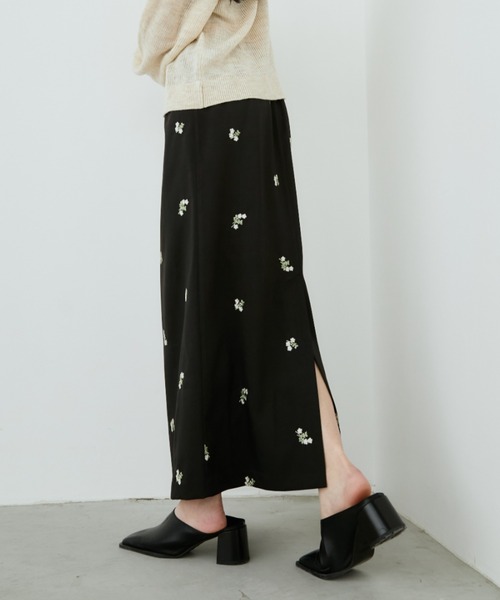 Aunt Marie's（アントマリーズ）の「フラワー刺繍ナロースカート（スカート・レディース・ブラック/グレー・MT/FREE）」の13枚目の写真