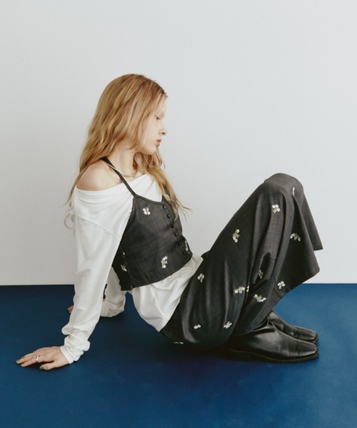 Aunt Marie's（アントマリーズ）の「フラワー刺繍ナロースカート（スカート・レディース・ブラック/グレー・MT/FREE）」の7枚目の写真