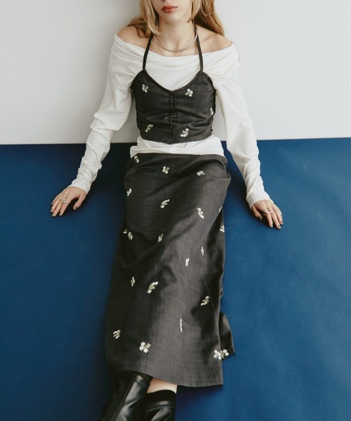 Aunt Marie's（アントマリーズ）の「フラワー刺繍ナロースカート（スカート・レディース・ブラック/グレー・MT/FREE）」の6枚目の写真