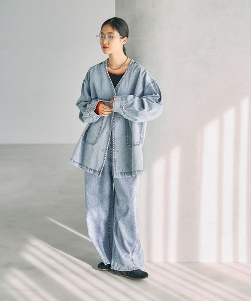 LEPSIM（レプシィム）の「ノーカラーデニムシャツ　629900（シャツ/ブラウス・レディース・ブルー/ライトブルー・FREE）」の3枚目の写真