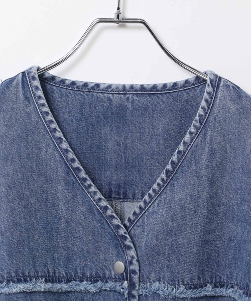 LEPSIM（レプシィム）の「ノーカラーデニムシャツ　629900（シャツ/ブラウス・レディース・ブルー/ライトブルー・FREE）」の10枚目の写真