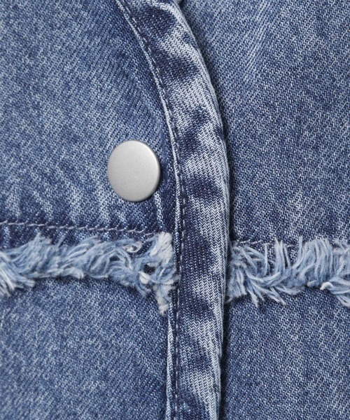 LEPSIM（レプシィム）の「ノーカラーデニムシャツ　629900（シャツ/ブラウス・レディース・ブルー/ライトブルー・FREE）」の19枚目の写真