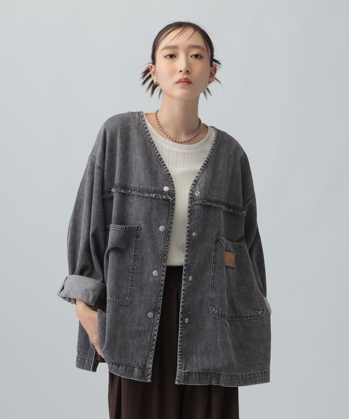 LEPSIM(レプシィム)の「ノーカラーデニムシャツ 629900(シャツ/ブラウス・レディース・ブルー/ライトブルー/ネイビー/ブラック/インディゴブルー・FREE)」の10枚目の写真