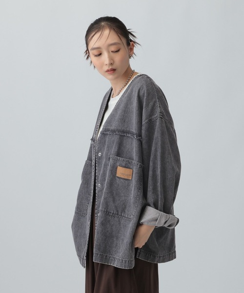 LEPSIM(レプシィム)の「ノーカラーデニムシャツ 629900(シャツ/ブラウス・レディース・ブルー/ライトブルー/ネイビー/ブラック/インディゴブルー・FREE)」の13枚目の写真