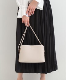 SHOO・LA・RUE | コンパクトながらしっかり入る 一枚革風 3層ショルダーバッグ(ショルダーバッグ)